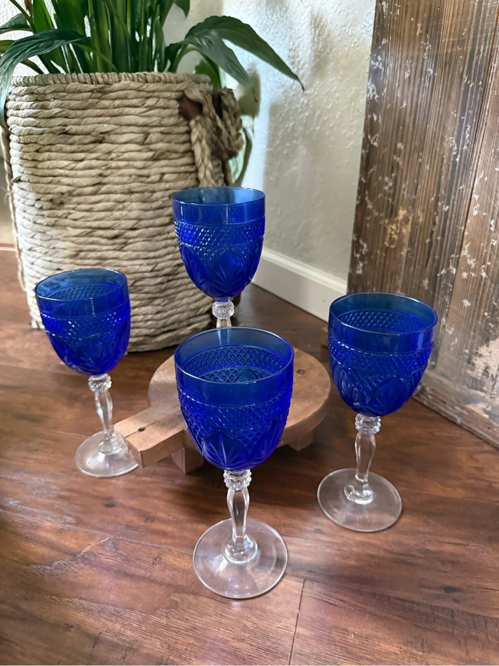 NIB Cristal D'Arques Sapphire Blue Antique Water Wine Goblet Set of 4